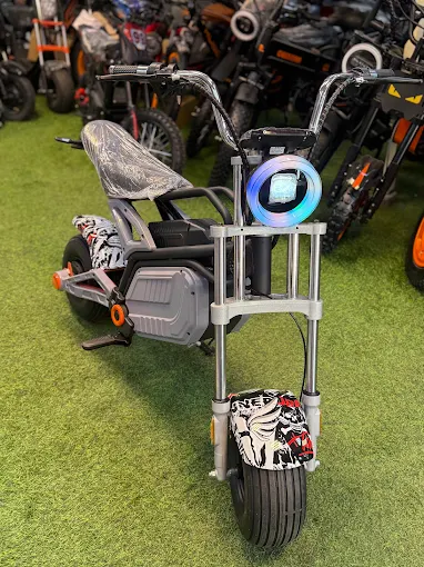 UAE's #1 E-Scooter Store: Al Mubdie Scooters 37 customer scooter bought from almubdie