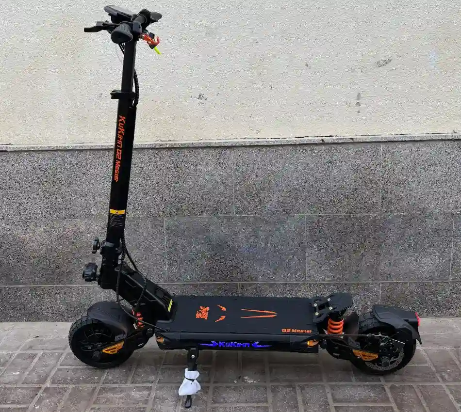Best Electric Scooters in Dubai & UAE (2026) 2 KuKirin G2 master